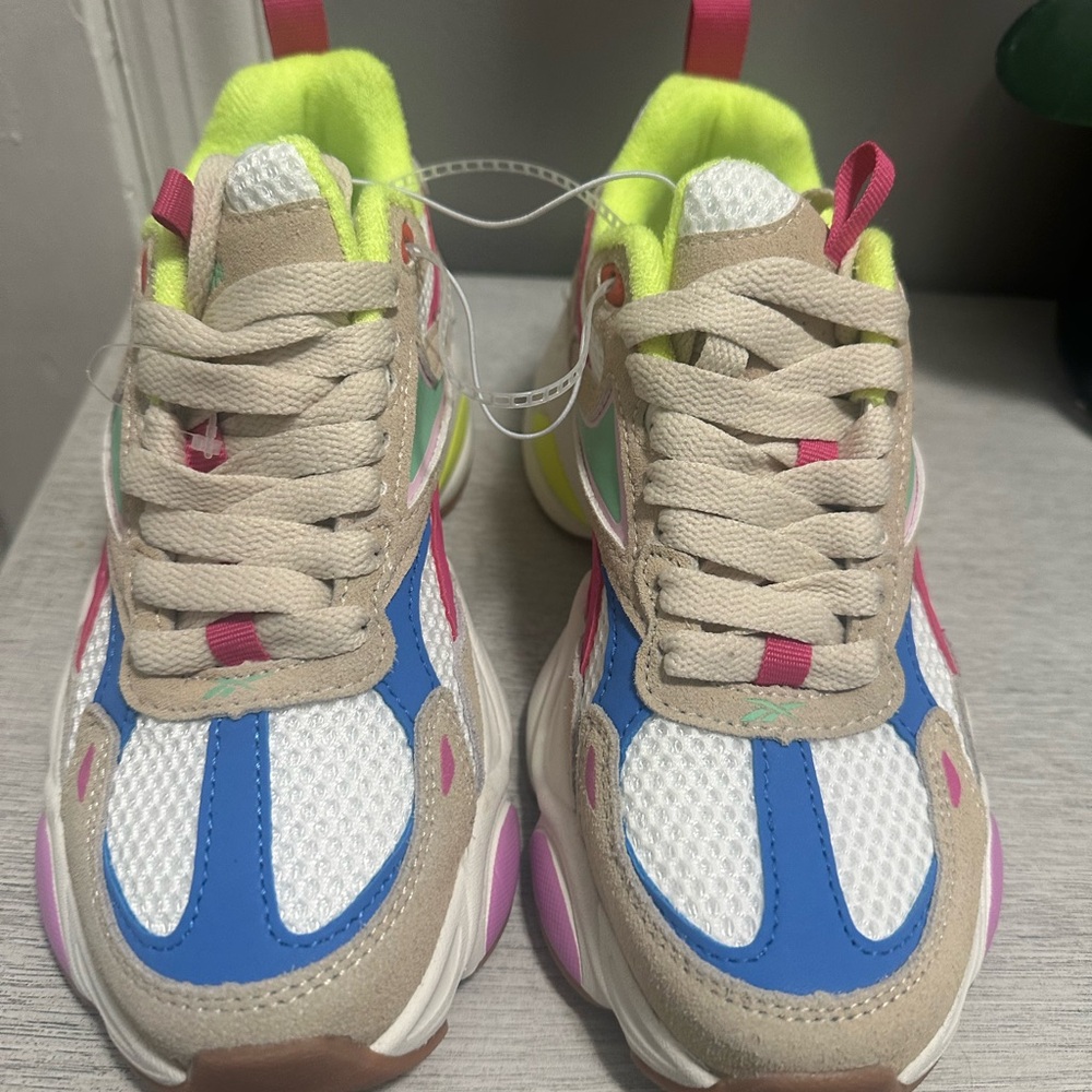 Reebox - White and Blue Chunky Sneakers with Retro Design